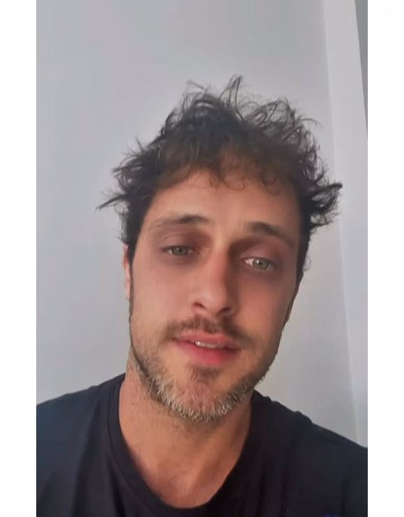 Quatorze anos após 'Avenida Brasil', o Tomás, vivido por Ronny Kriwat, está longe das telas, atuando como administrador de um restaurante judaico e à espera do primeiro filho