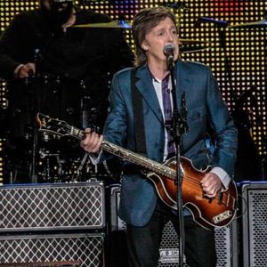 Paul McCartney teria se envolvido em polêmica com Michael Jackson sobre direitos autorais
