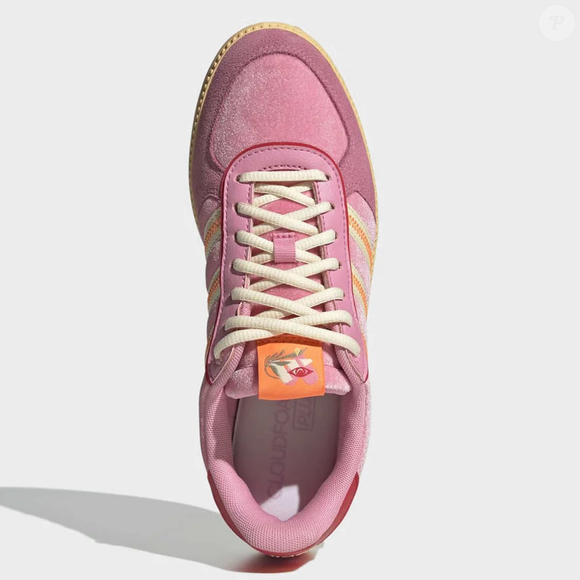 Com design minimalista, visual clássico e preço acessível, o Adidas Breaknet Sleek Rosa surge como uma das formas mais simples de aderir à tendência que tomou conta da Copa do Mundo de 2026 e já influencia a moda do dia a dia
