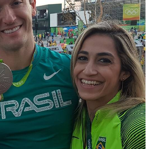 'Ainda não tivemos essa conversa e, por enquanto, não sinto que seja o momento. Estou tentando digerir tudo o que aconteceu e o que me mostraram, e ainda não quis ver muita coisa também'