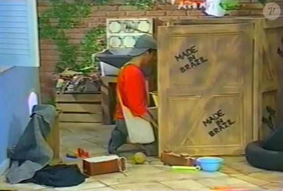 Chaves se escondia em barril e Miguelito morava em caixote