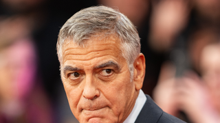 'Impossibilitado de me mover': o drama de George Clooney desconhecido por muitos; ator cogitou medida drástica para aliviar seu sofrimento