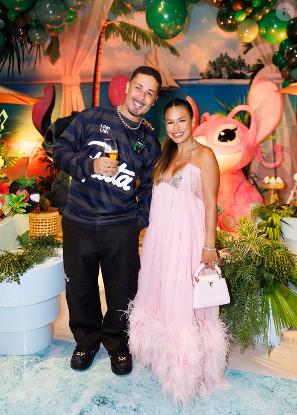 Carlinhos Maia marcou presença no aniversário de Zaya, filha de 5 anos de Simone