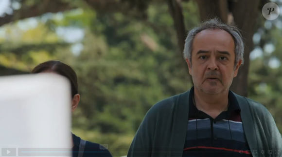 Sarp entrega a Enver um celular para eles ficaram mais seguros ao se falarem por telefone no capítulo de quinta-feira 30 de janeiro de 2025 da novela 'Força de Mulher'