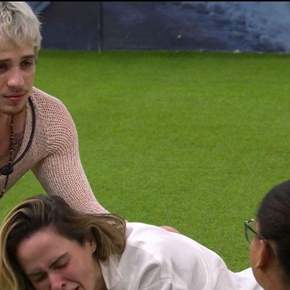 Aos prantos, Ana Paula Renault ('BBB 26') falou sobre a morte do pai