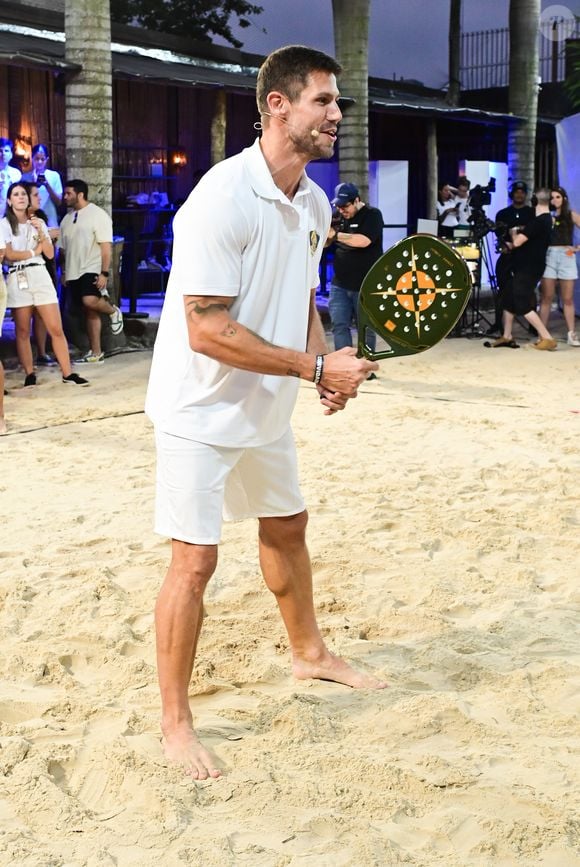 Ex-brother do BBB 26, Jonas Sulzbach vive fase intensa de compromissos após o reality