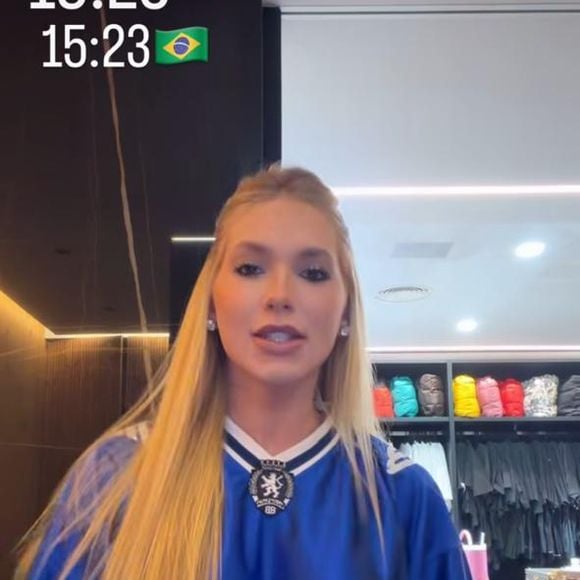 A influenciadora marcou presença no confronto entre Real Madrid e Getafe, nesta segunda-feira (2), no tradicional Estádio Bernabéu, e o look deu o que falar