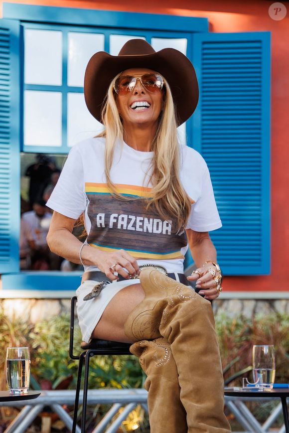 Adriane Galisteu apresenta ‘A Fazenda’, na Record TV