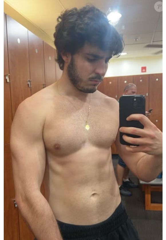 Filho de Gugu surge sem camisa na academia e fãs provocam: 'Cariúcha se fartou'