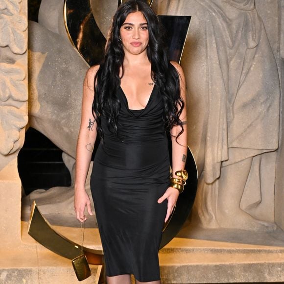 Lourdes Leon prestigia desfile Saint Laurent na Semana de Moda de Paris, na França, nesta segunda-feira, 29 de setembro de 2025