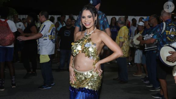 Lexa há anos desfila como rainha de bateria pela Unidos da Tijuca