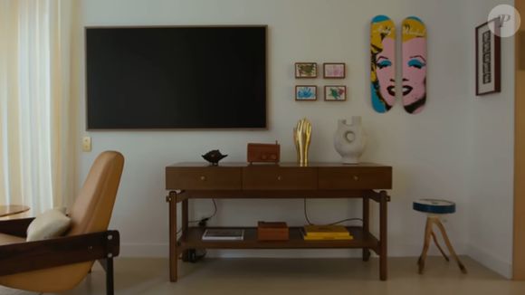 Decorações de todos os tipos são vistas na casa de Isa Scherer