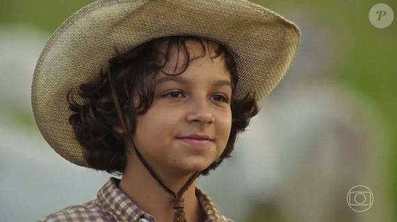 Ator da série 'Tremembé', Gustavo Corasini foi atropelado quando criança, sofreu fraturas, passou por cirurgia e viu amigo morrer no acidente