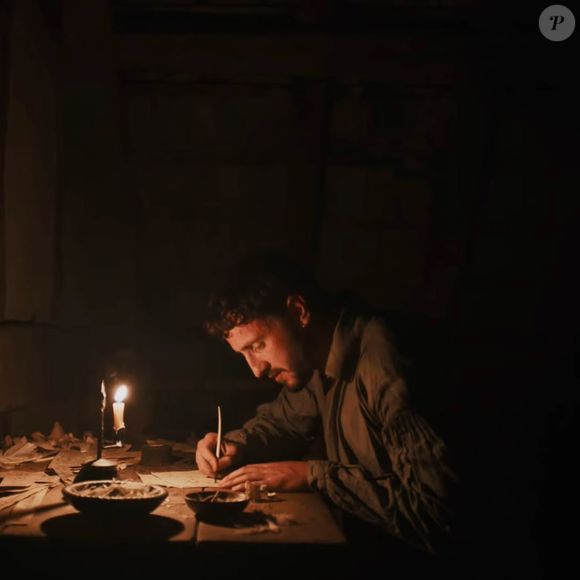 Detalhe no figurino de 'Hamnet' levanta curiosidade e mostra que Shakespeare provavelmente usava brinco na vida real