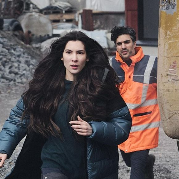 Tem apenas seis episódios, está disponível na Netflix e é uma das melhores minisséries de suspense dos últimos anos