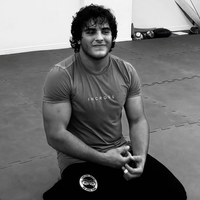 'Como muita proteína. Não sou doido de tomar bomba': filho de Ivete Sangalo, Marcelo surge aos 16 anos com corpo mais musculoso, ganha conselho para lutar 'pelo natural' e responde internauta