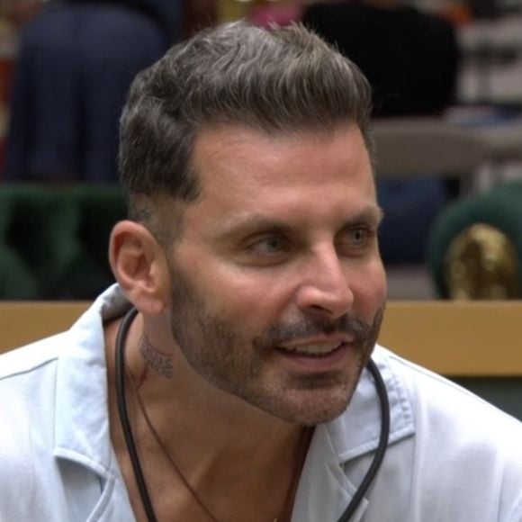 Henri Castelli na Justiça: polêmica no 'BBB 26' acaba em processo por perseguição e injúria; ator pede indenização de R$ 50 mil