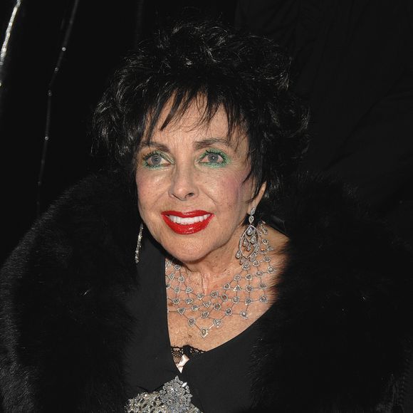 Elizabeth Taylor guarda um dos primeiros escândalos públicos do mundo das celebridades
