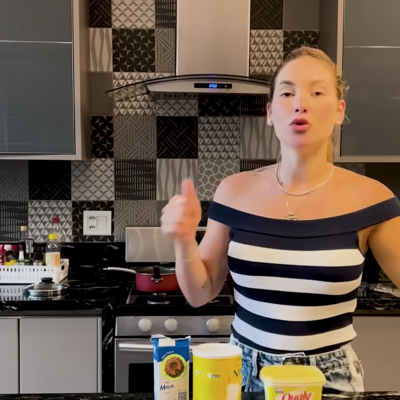 Receita de Virgínia leva apenas leite condensado, leite em pó, margarina e uvas verde sem caroço