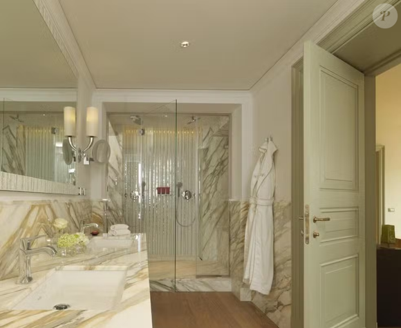 Já o spa Irene Forte oferece tratamentos inspirados na flora mediterrânea, além de uma ampla piscina cercada por pergolados de videiras.