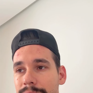 "Eu tomo essa decisão com muito aperto no meu coração. Porque não é fácil, é muito decisão difícil. Como todo mundo sabe, antes do transplante, a gente estava vivendo uma vida normal", desabafou Lucas Borbas