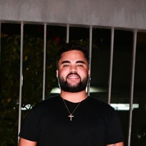 Tudo começou na gravação que foi ao ar no último sábado (5), quando o comediante foi questionado sobre o que acontece nas famosas festas promovidas pela girl from Rio. Ele disse que os eventos são marcados por muita "pegação" e que tinha até um "quarto do sexo".w