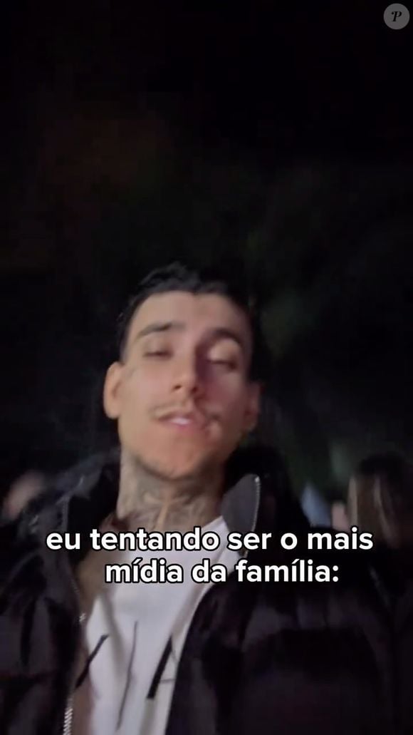 Arthur Urach usou imagens da genitora para fazer uma trend que tem feito muito sucesso no Instagram