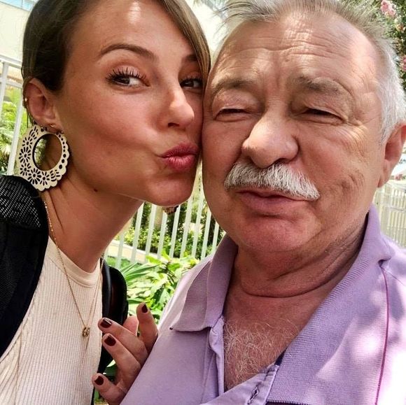 Pai de Paolla Oliveira, José Everardo Oliveira, vive um momento delicado de saúde