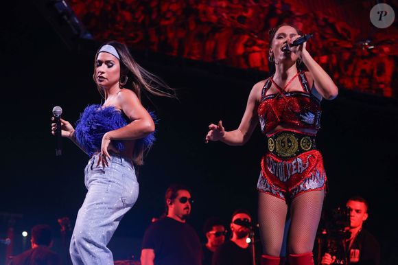 Simone Mendes e Anitta cantaram juntas no show