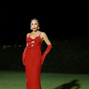 Sabrina Sato já usou vermelho, cor tendência para Réveillon 2025, em look marcante