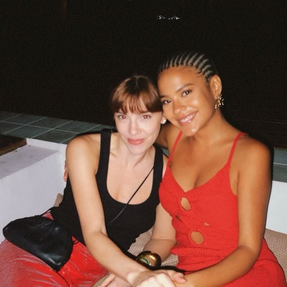 Bella Campos e Alice Wegmann na festa de despedida de 'Vale Tudo'