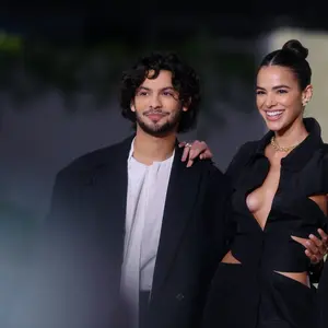 Ao ser questionado se lembrava da palavra 'fofoca' em português, Xolo Maridueña revelou que Bruna é fofoqueira