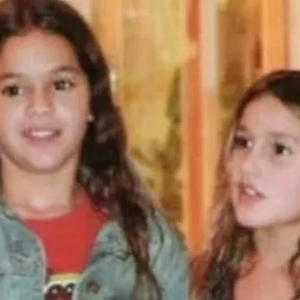 Bruna Marquezine e Sasha Meneghel, filha de Xuxa, são amigas desde crianças.