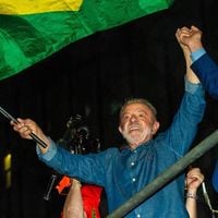 'O amor venceu': Xuxa, Carolina Dieckmmann, Luana Piovani e mais famosos vibram com virada história de Lula contra Flávio Bolsonaro nas Eleições 2026