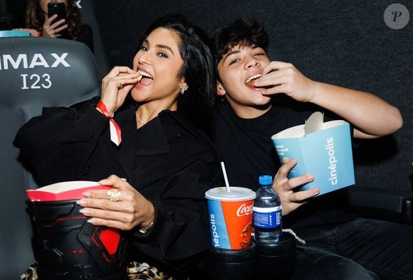Mileide Mihaile e o filho, Yhudy, também herdeiro de Wesley Safadão se deliciaram com pipocas em noite de cinema