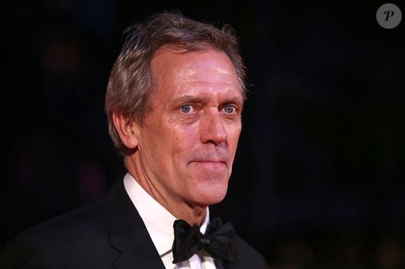 Hugh Laurie, aos 67 anos, está no elenco de Legacy of Spies, nova série de espionagem inspirada na obra de John le Carré. Conhecido mundialmente por interpretar o Dr. Gregory House, o ator britânico agora dará vida a Control, o autoritário chefe de uma organização de inteligência britânica