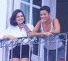 Bella Campos acompanhou da sacada do Copacabana Palace a aglomeração de admiradores que aguardam o megashow de Shakira em Copacabana