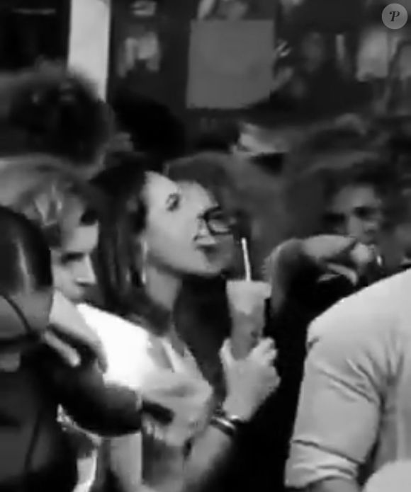 Paolla Oliveira parecia "altinha" em festa de Humberto Carrão