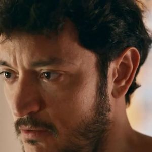Na novela 'Quem Ama Cuida', Allan Souza Lima interpreta um personagem marcado por controle, manipulação e violência doméstica