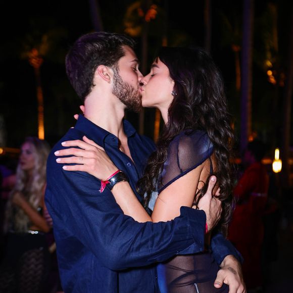 Bruna Marquezine e João Guilherme assumiram namoro no ano passado