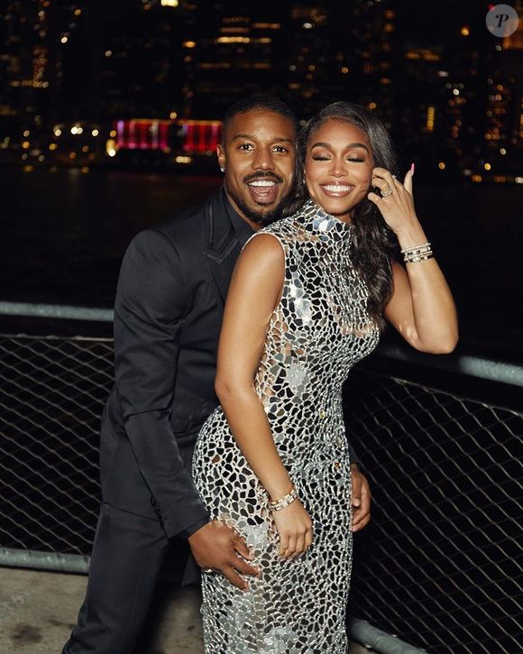 Na época das curtidas, Michael B. Jordan estava solteiro após o término com a modelo Lori Harvey, enquanto Bruna Marquezine vivia rumores de romance com João Guilherme