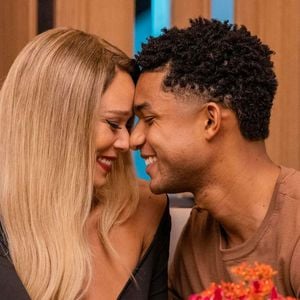 Mirna Vargas (Mariana Ximenes) encanta Samuel (Juan Paiva) no capítulo de quarta, 18 de junho, de 'Dona de Mim'