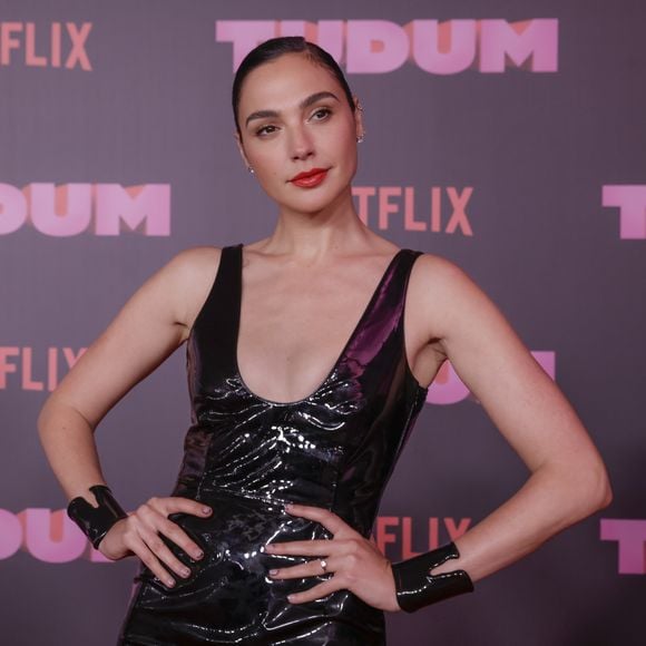 Gal Gadot será a personagem da Rainha Má do live-action de 'Branca de Neve', que chega às telas do cinema nesta quinta-feira (20).