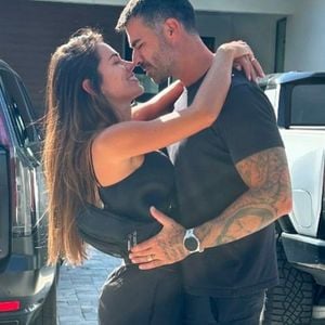 A disputa judicial envolvendo Rodrigão e Adriana Sant’Anna teve um novo desdobramento em outubro de 2026, com o bloqueio de R$ 367,7 mil em contas bancárias da influenciadora