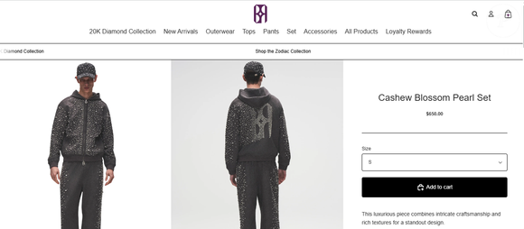 A Birth Of Royal Child ainda vende o conjunto de moletom por US$ 650 (R$ 3485,82), justamente o mesmo que Vini Jr. usou