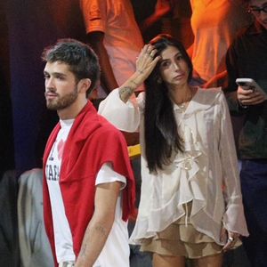 Maisa festeja 23 anos em rooftop no Rio com João Guilherme, L7 e elenco de 'Garota do Momento'. Fotos!