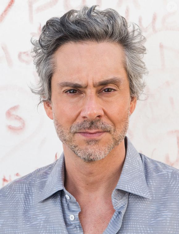 Alexandre Nero relatou como se sentiu ao se afastar de 'Travessia' para tratar uma crise renal