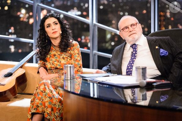 Quem canta a música de abertura da novela 'Quem Ama Cuida'? Marisa Monte estrela a canção com Seu Jorge; na foto ao lado do saudoso Jô Soares