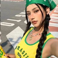 Adeus, Samba! Esse tênis Adidas na cor 'banana com chocolate' é a nova obsessão das mulheres elegantes e vai dominar seus looks de hoje até depois da Copa do Mundo 2026