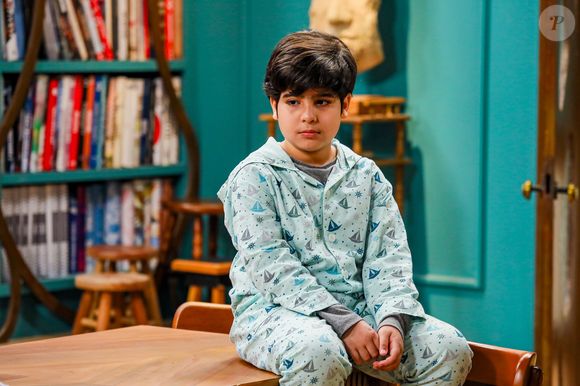 Diretor do SBT e da novela 'A Caverna Encantada' culpou crianças da produção por baixa audiência e provocou choro nos menores, diz coluna